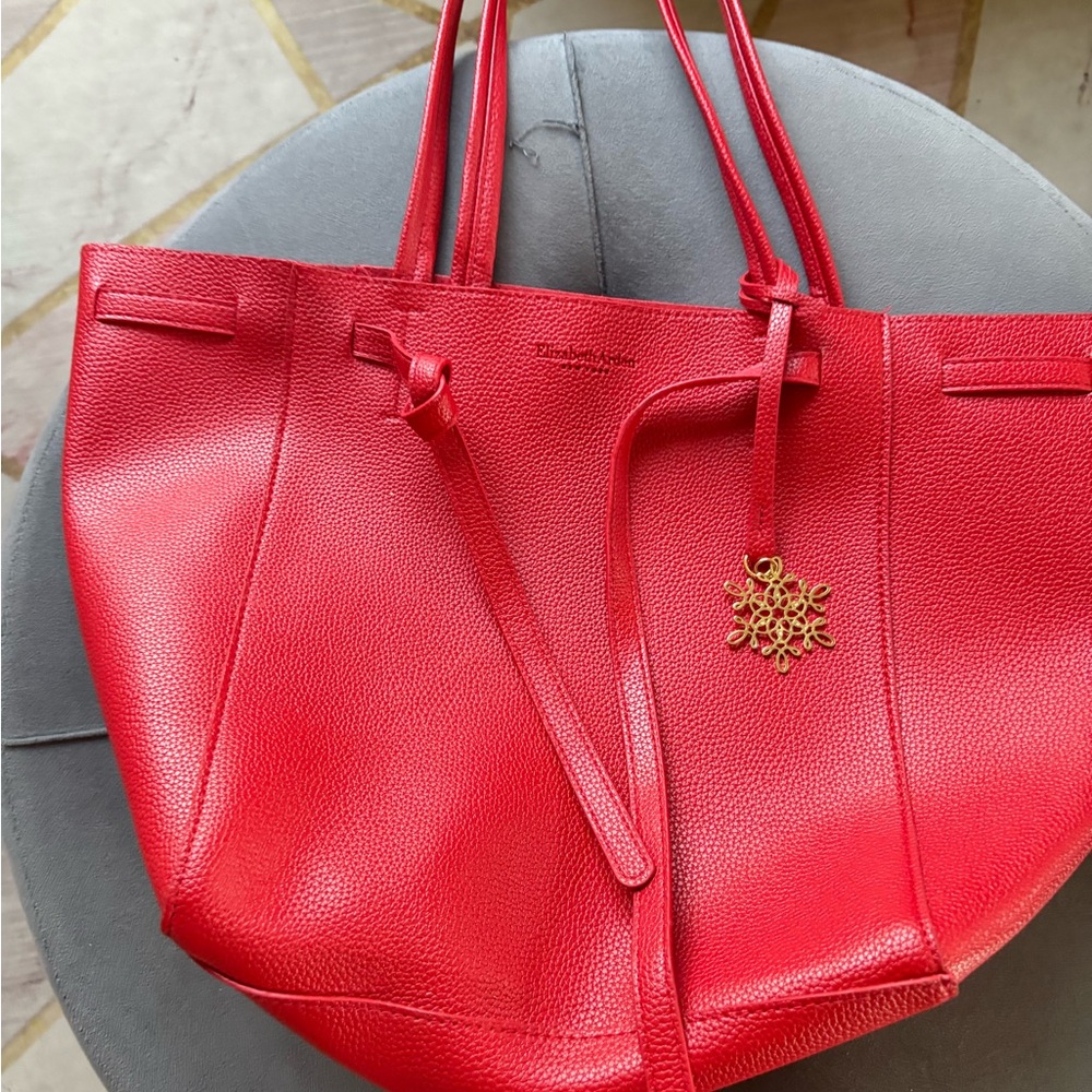 NWOT ELIZABETH ARDEN LIMITED CHRISTMAS EDITION Red Leather Tote Bag